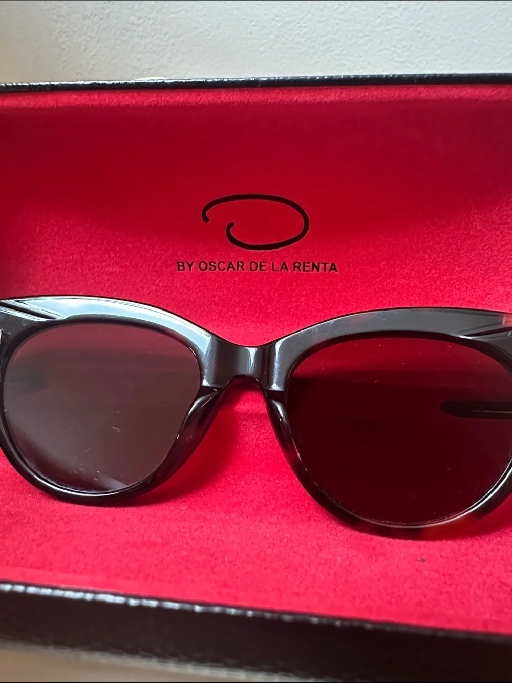 Oscar de la Renta SSC5177 Black Cat Eye Sunglasses w/ Case 52□19